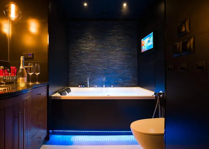 Διαμέρισμα Margi Flair Private 2person Jacuzzi Hanza Tower *